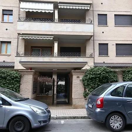 Cini Garden Apartament *