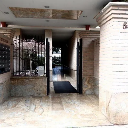 Apartament Cini Garden *
